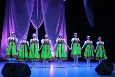 Стилизованный народный танец  "Девичьи гуляния"