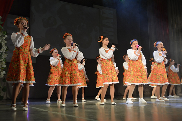 "Аист на крыше"