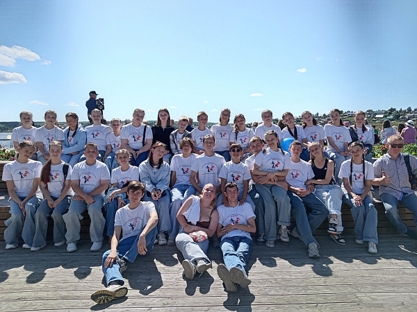 "В лесу прифронтовом"