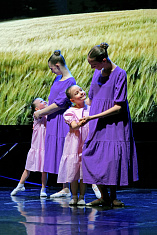 "Пела песню мама мне"