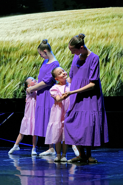 "Пела песню мама мне"