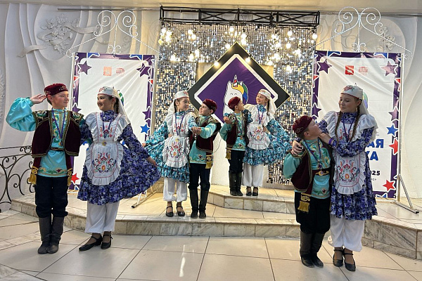 Татарский танец "Очрашу" ("Встреча")