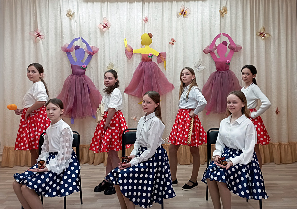 Танец с ложками