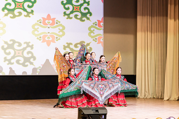 Башкирский танец с платками 