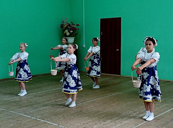 Танец "По малинку"