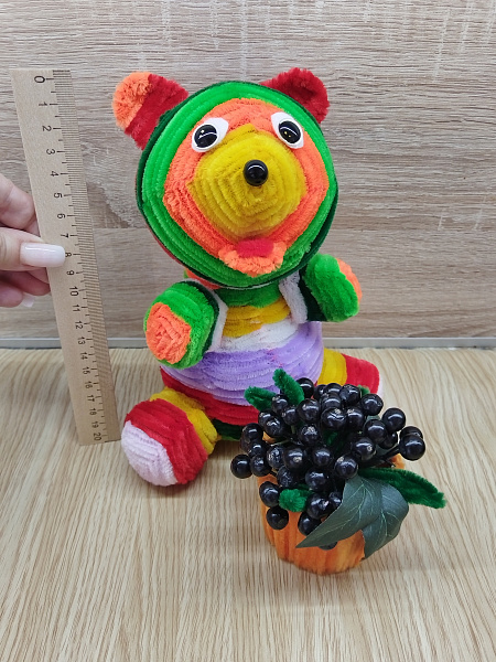 "Радужный медведь с ягодами - символ Пермского края"