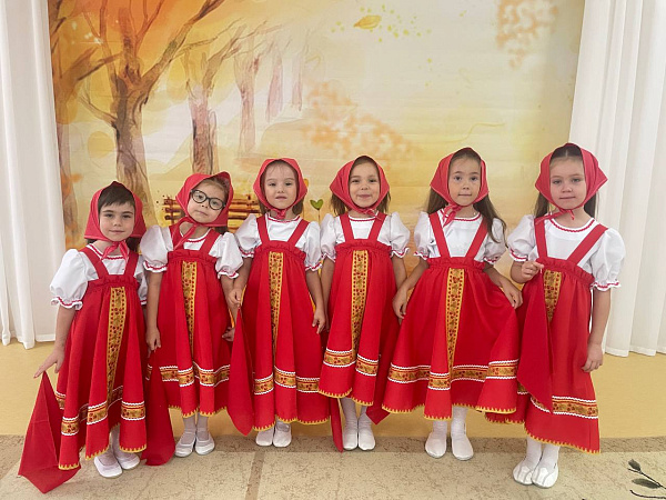 Танец "Матрёшки"