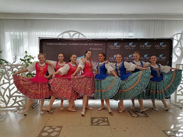 Народный танец "Деревенская плясовая"