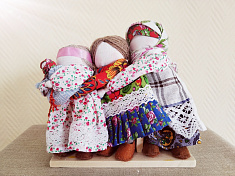 Кукольная композиция "Три поколения"