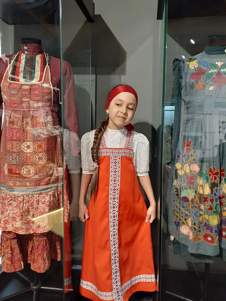 «Поэзия народного костюма»