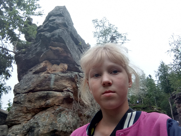 Луч солнца сквозь осеннюю листву.