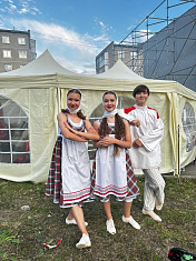 "ОЙ-ли-ля" (стилизованный народный танец)
