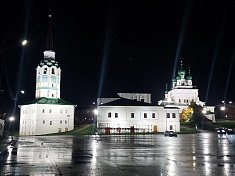 Ночной вид на храмы Соликамска