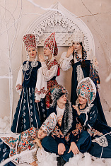 "Три девицы"