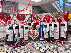 Коми- пермяцкий народный танец "По ягоды"