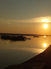 "Закат над озером"