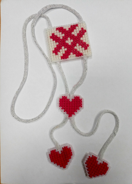 Подвеска с элементами коми-пермяцкого узора 