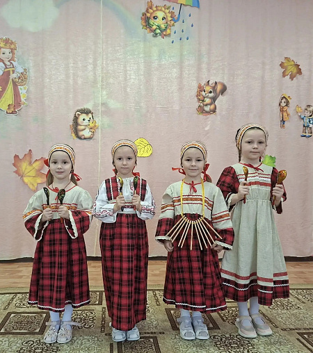 Песня на коми-пермяцком языке - "Сьылам-йэктам"
