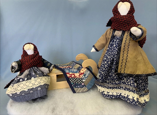 «Душа ль ты моя, Масленица, приезжай к нам в гости на широк двор, на горах покататься, сердцем натешиться!» Авторские текстильные куклы в русских народных костюмах.