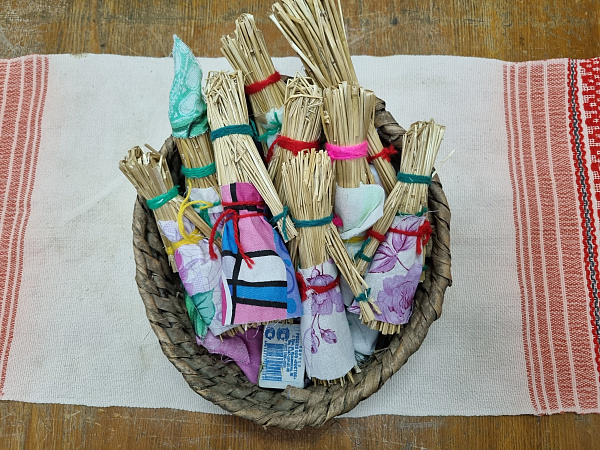 "Танец чувашских соломенных кукол"